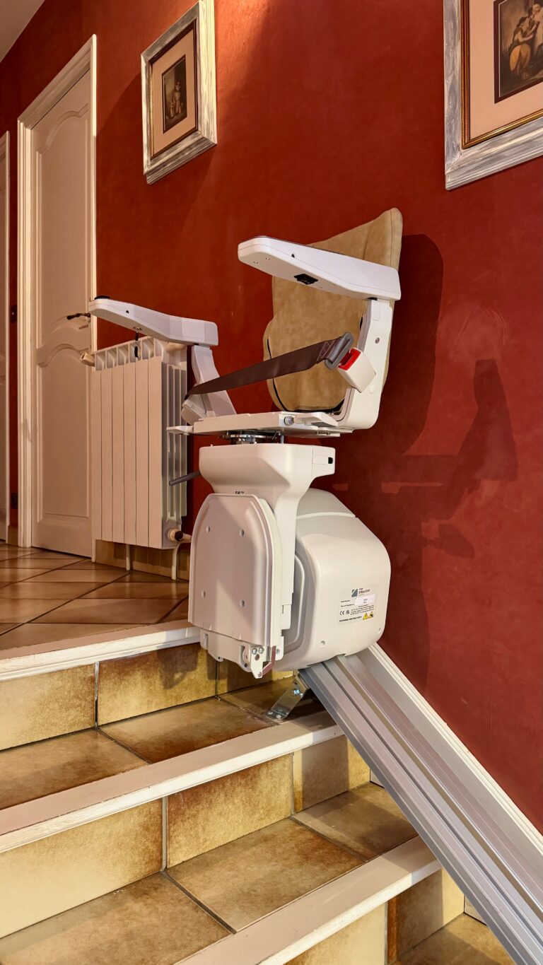 Chaise monte-escaliers droit