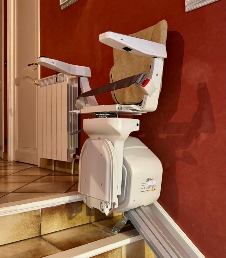 Chaise monte-escaliers droit