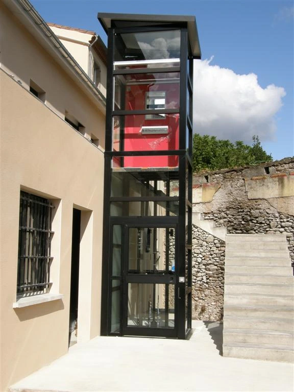 Élévateur vitré avec cabine rouge Vimec E06