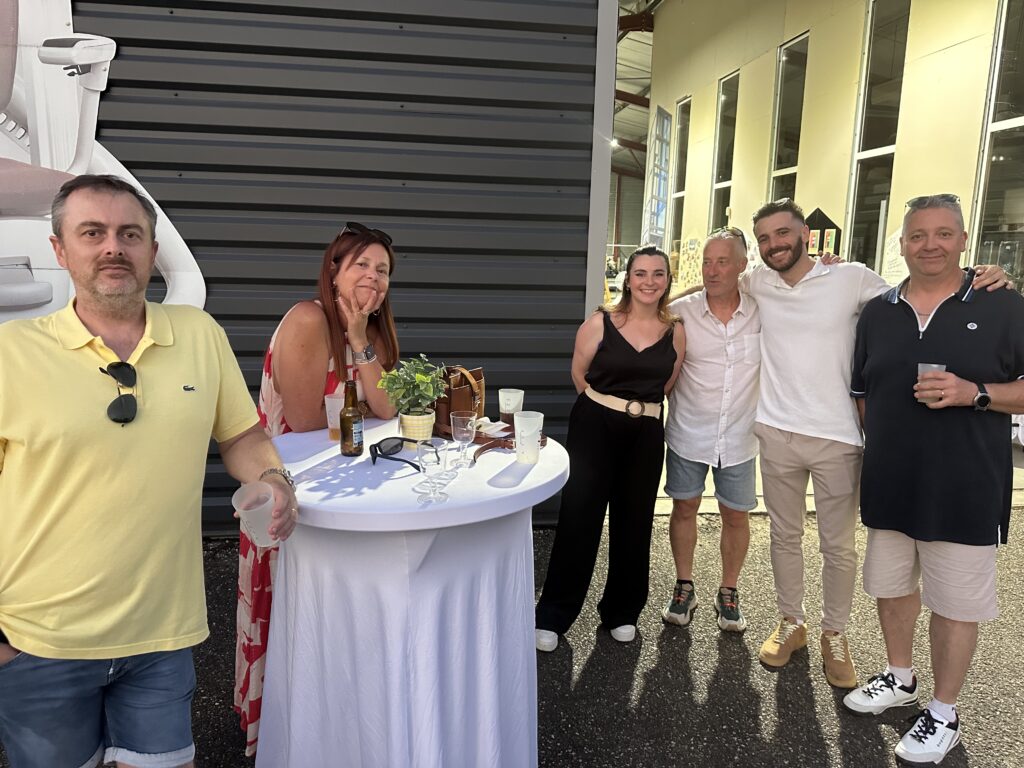 photo de groupe avec Sylvie, Pascal, Hugo et une collaboratrice 3MC