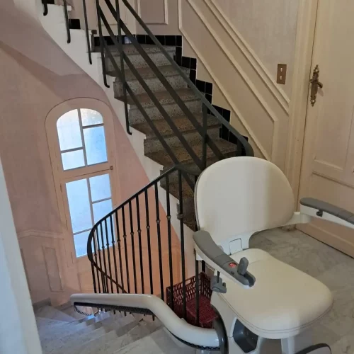 Monte-escalier-courbe-Perpignan-66.jpg